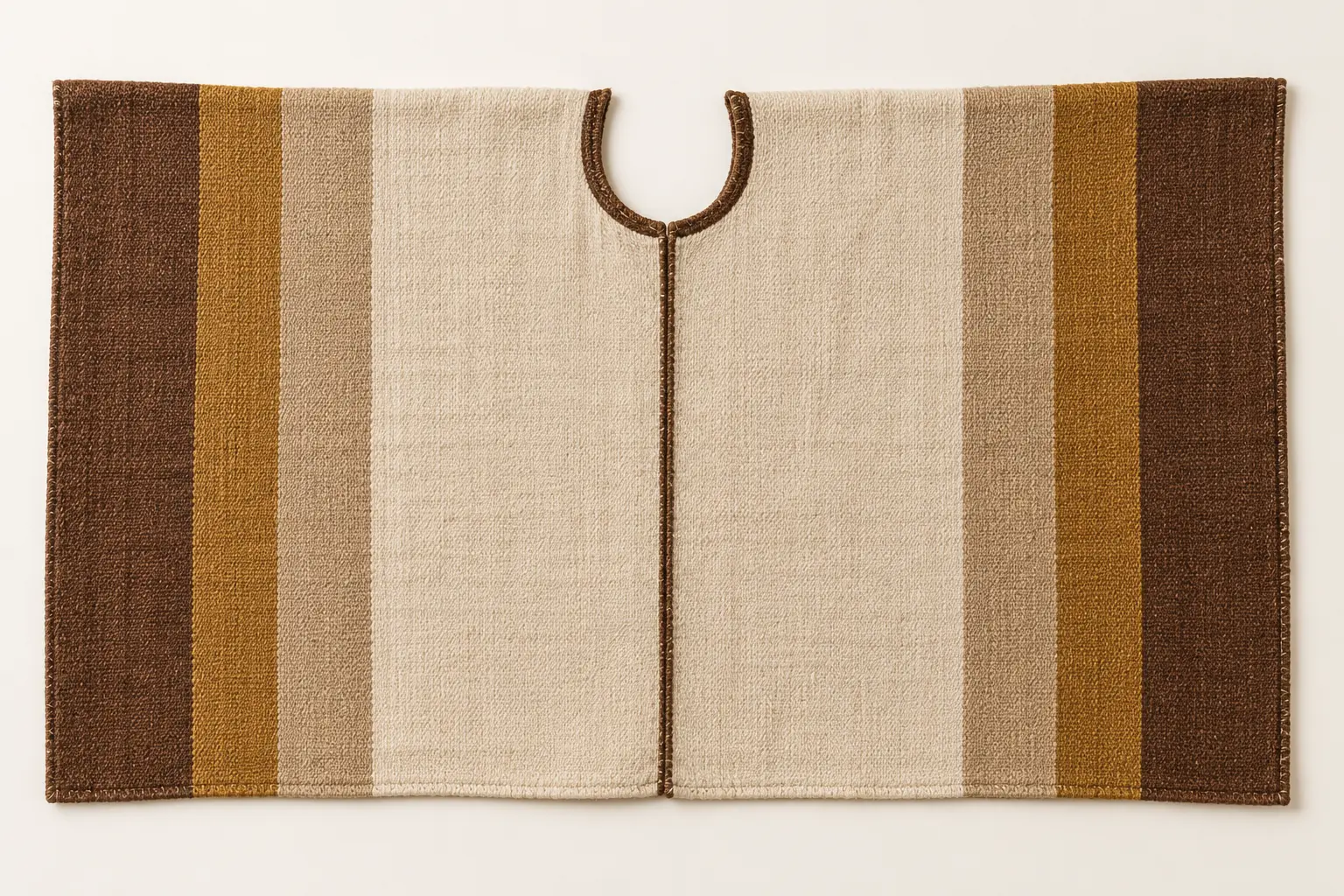 Illustration d'un poncho tissé à bandes simples, posé à plat avec son ouverture centrale